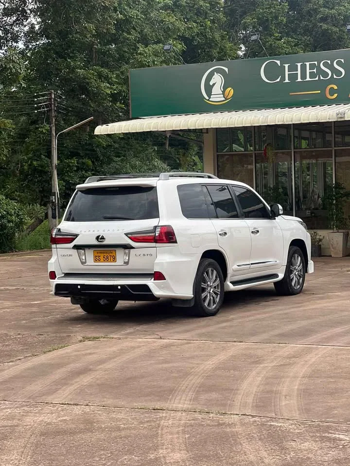 2013 Lexus LX III 2