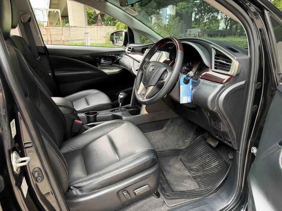 2021 Toyota Innova II 2