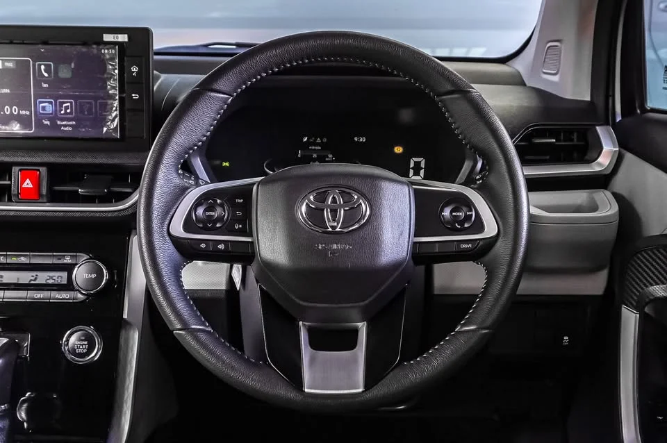 2023 Toyota Veloz III 2