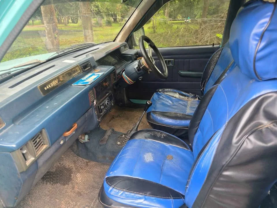 1994 Mitsubishi Triton II 2