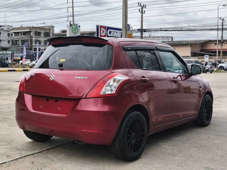 2013 Suzuki Swift II 2