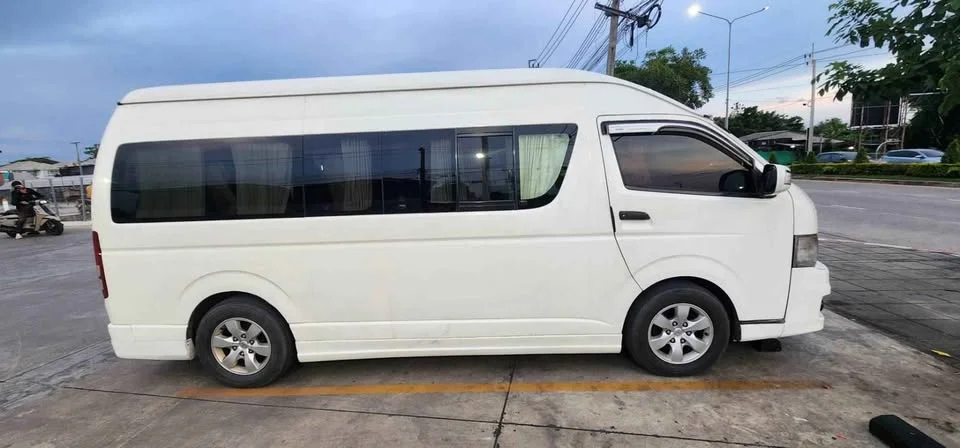 2009 Toyota Commuter V (H200) 2