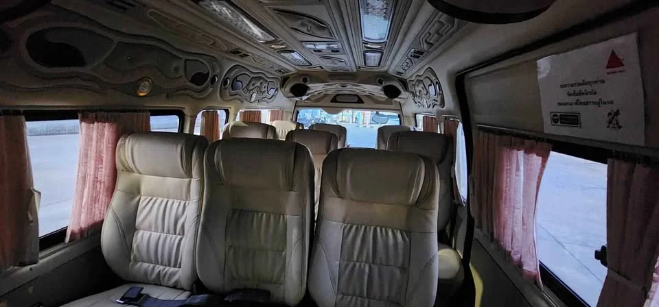2009 Toyota Commuter V (H200) 3