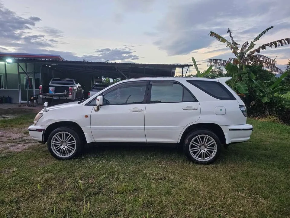 2008 Toyota Harrier I 3