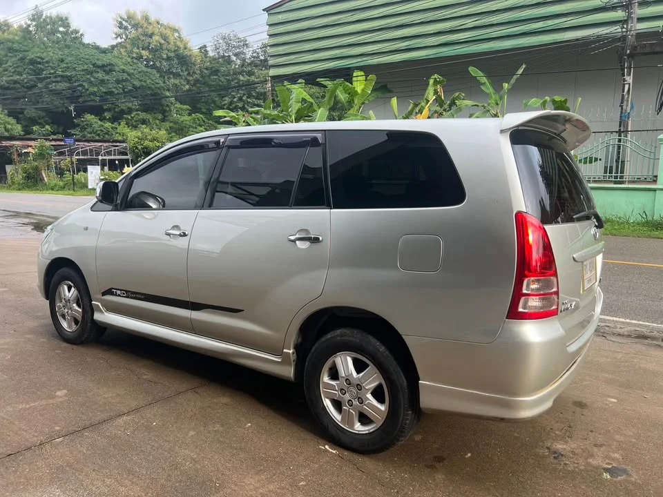 2008 Toyota Innova I 3