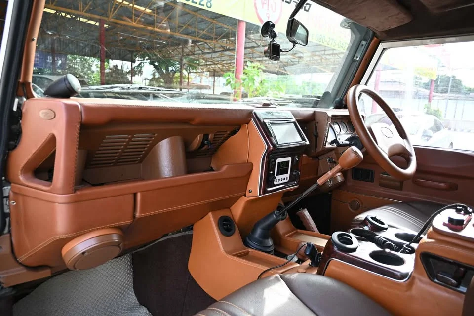 1997 Land Rover Defender 90 2