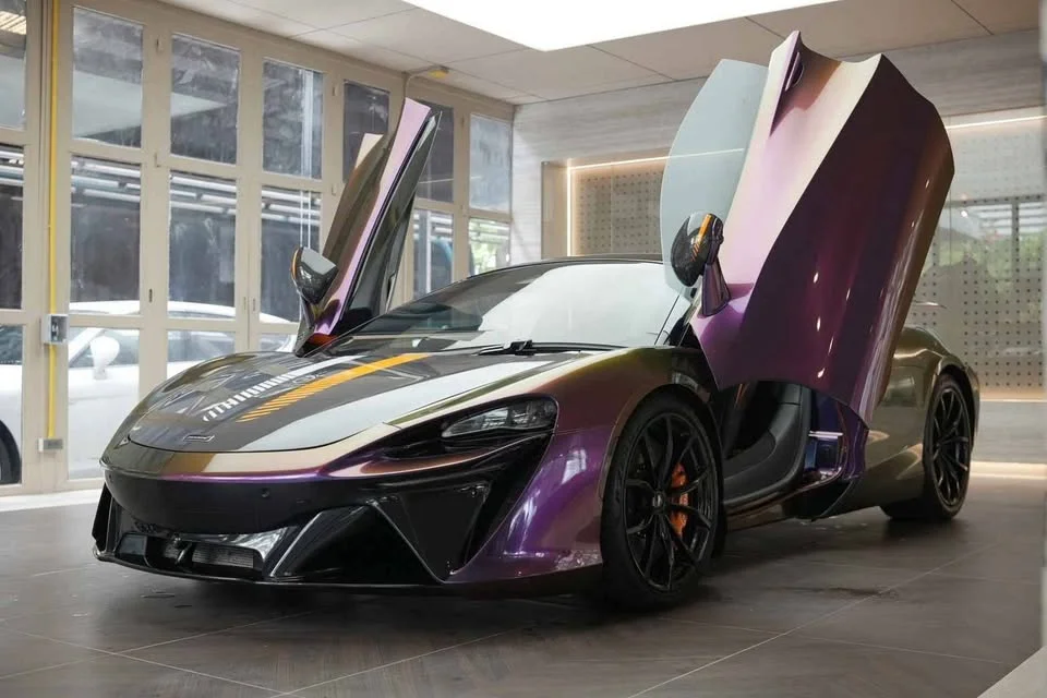 2023 McLaren Artura 3