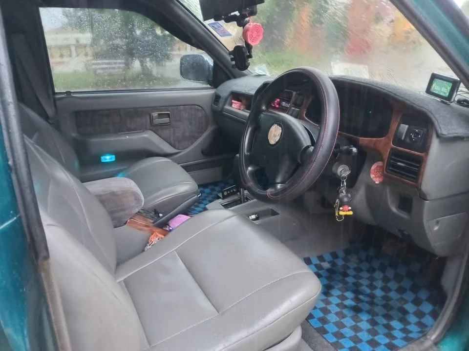 2001 Isuzu TR Grand Adventure I 2