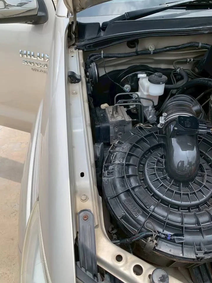 2012 Toyota Hilux VII 2