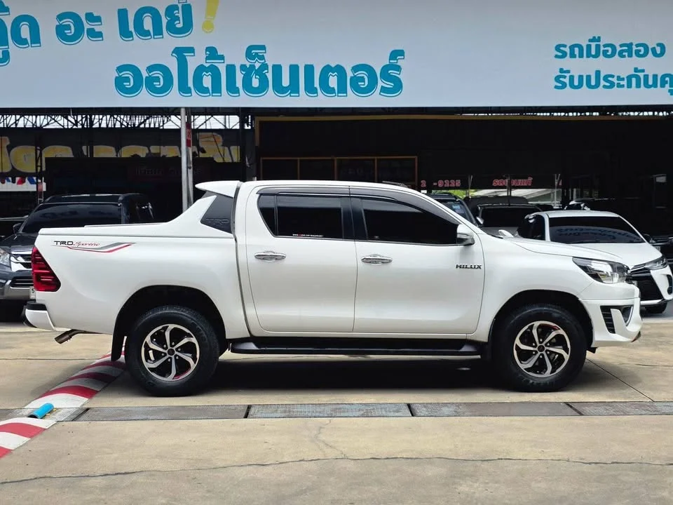 2017 Toyota Hilux VIII 3