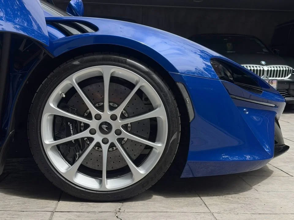 2023 McLaren Artura 2
