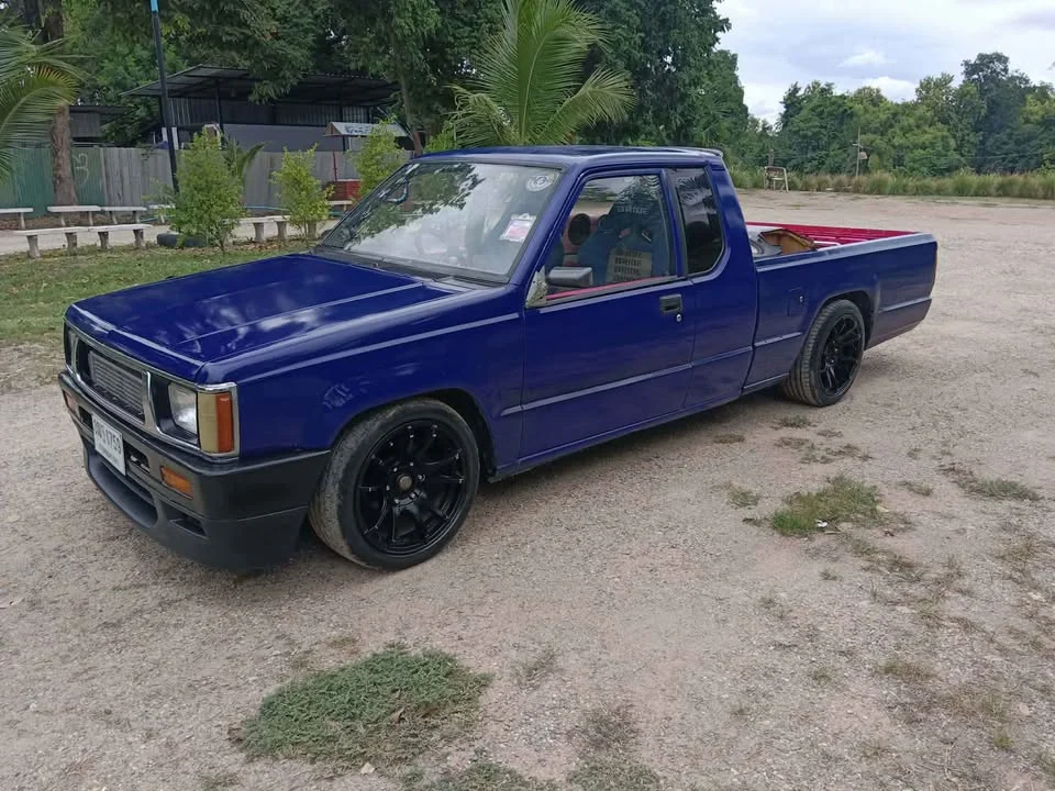 1997 Mitsubishi Triton II 2