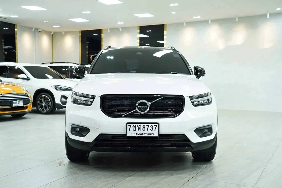 2021 Volvo XC40 3