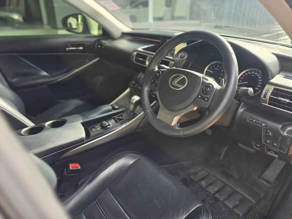 2013 Lexus IS III 2