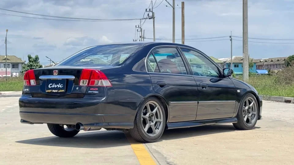 2005 Honda Civic VII 2