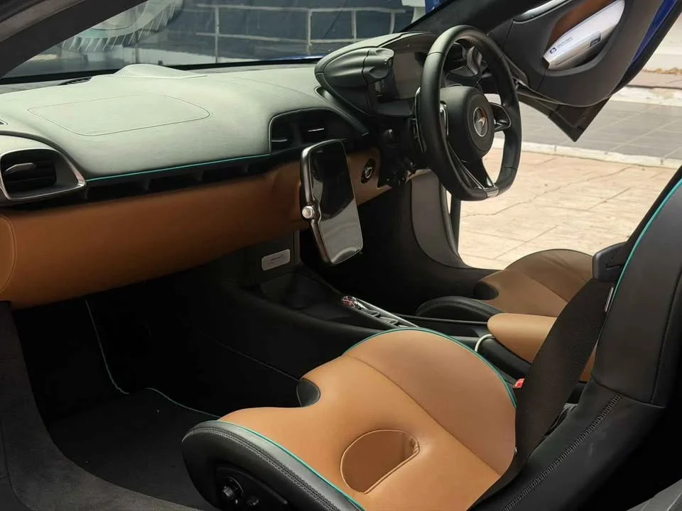 2023 McLaren Artura 3