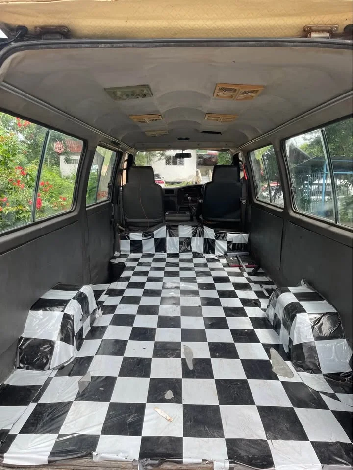 1996 Nissan Urvan IV (E24) 2