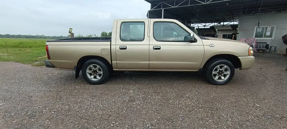 Nissan Frontier I 3