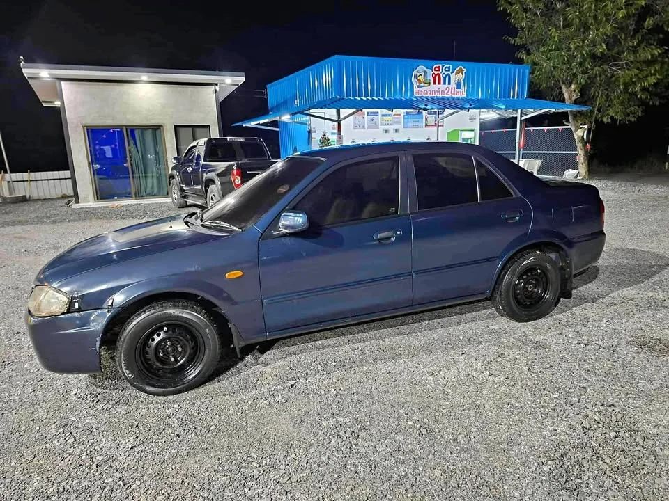 2001 Mazda 323 VIII 2