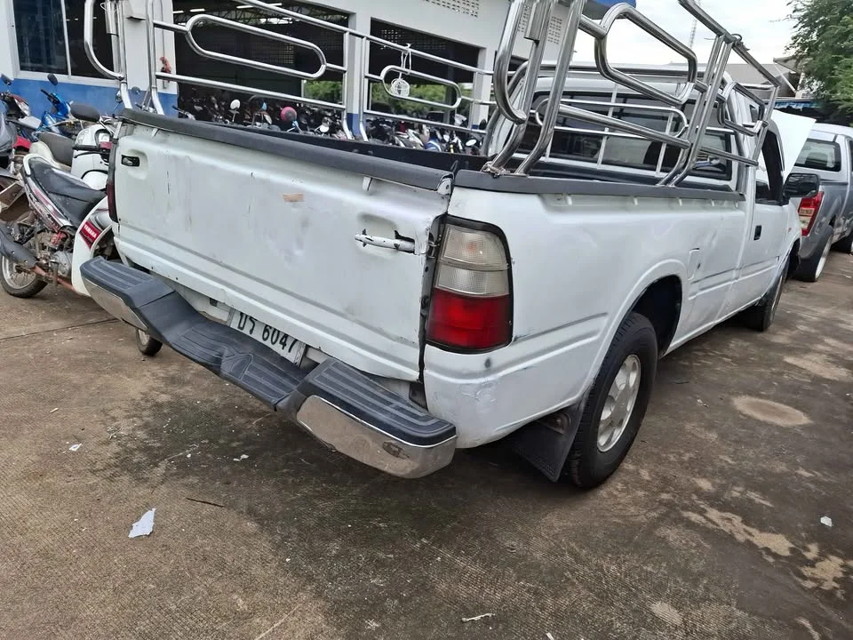 2001 Isuzu Faster Dragon Eyes III 2