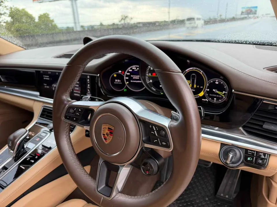 2017 Porsche Panamera II 3