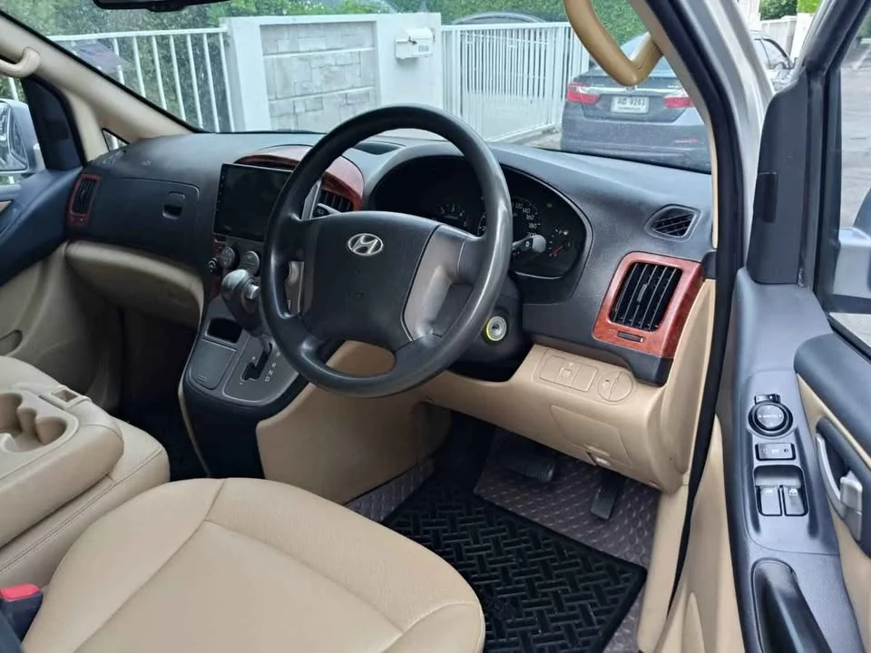 2010 Hyundai H-1 II 3