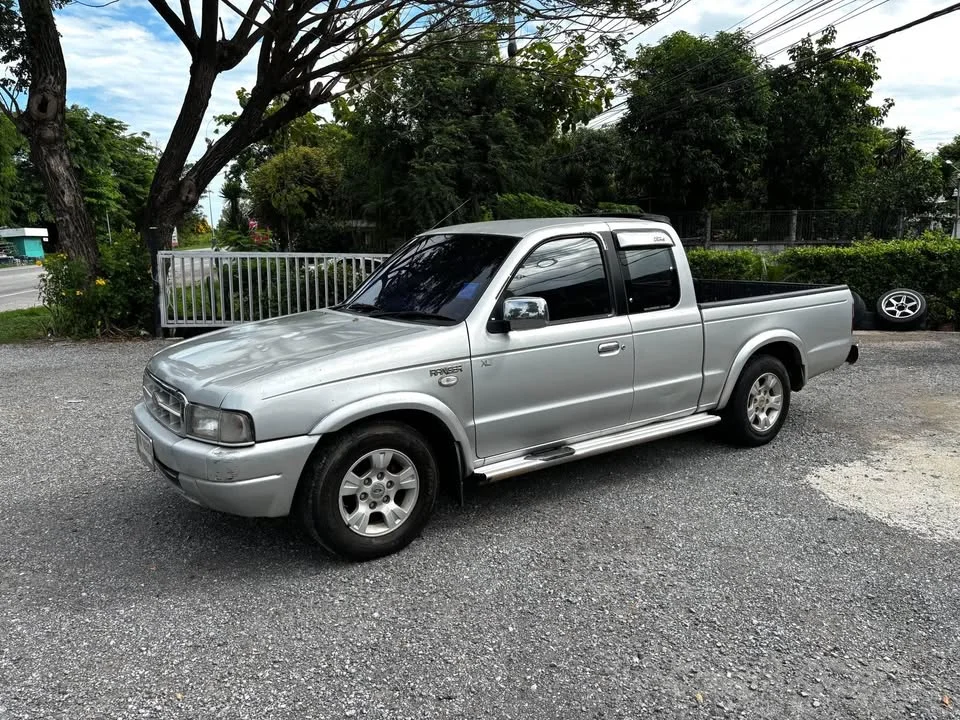 2000 Mazda 2500 Fighter V 2