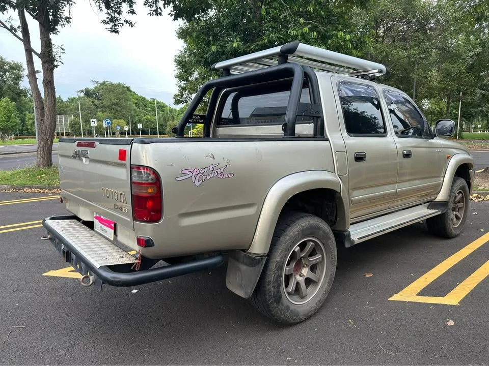 2003 Toyota Hilux Tiger VI 3
