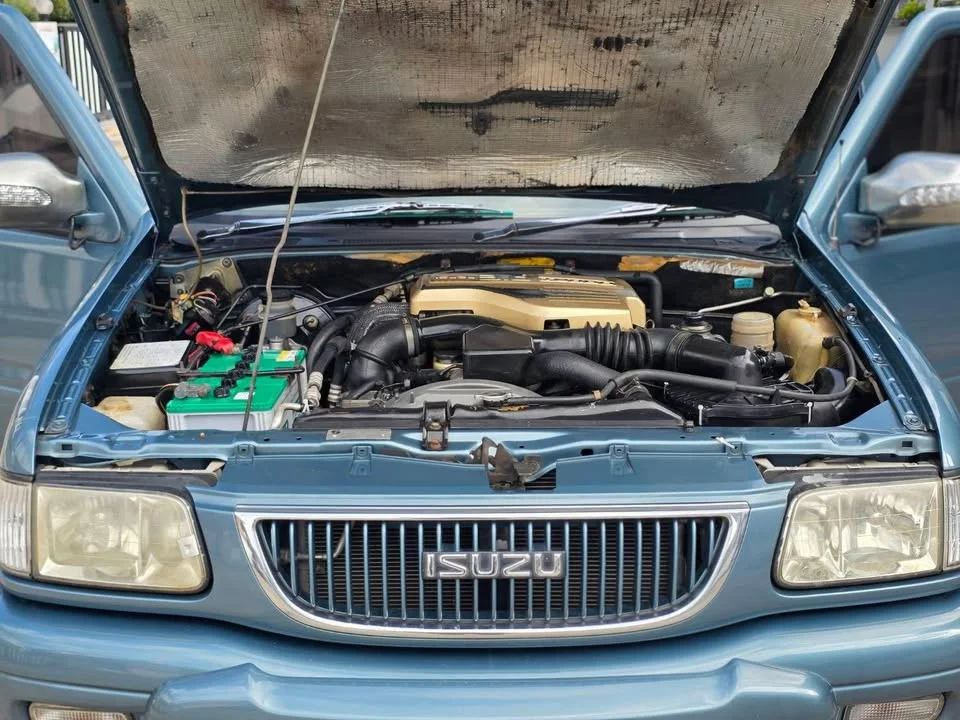 2002 Isuzu Faster Dragon Eyes III 2