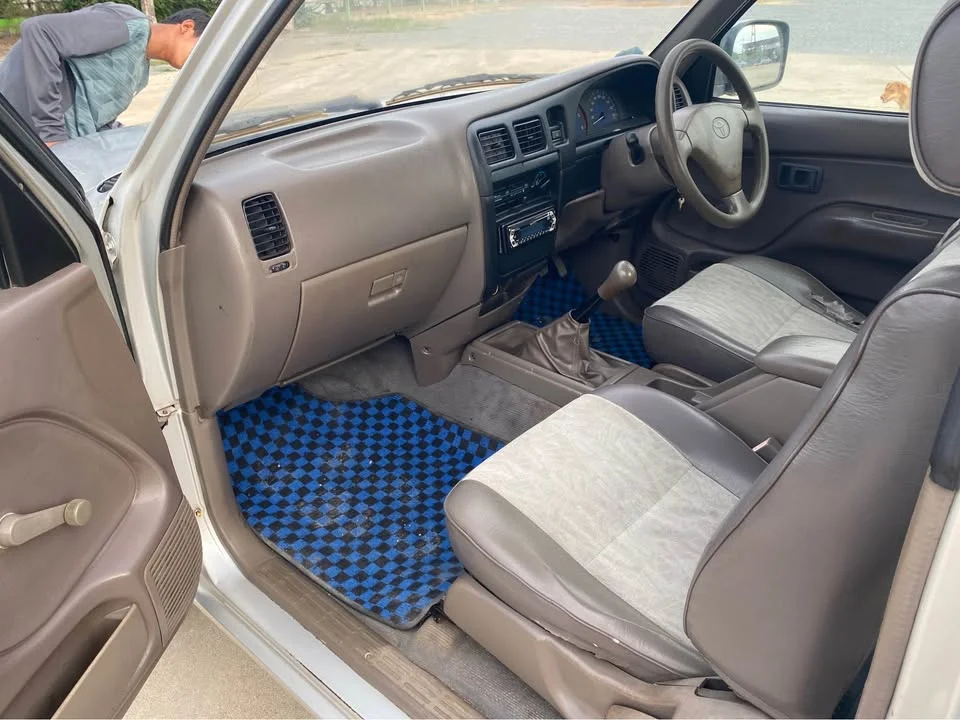 2003 Toyota Hilux Tiger VI 2