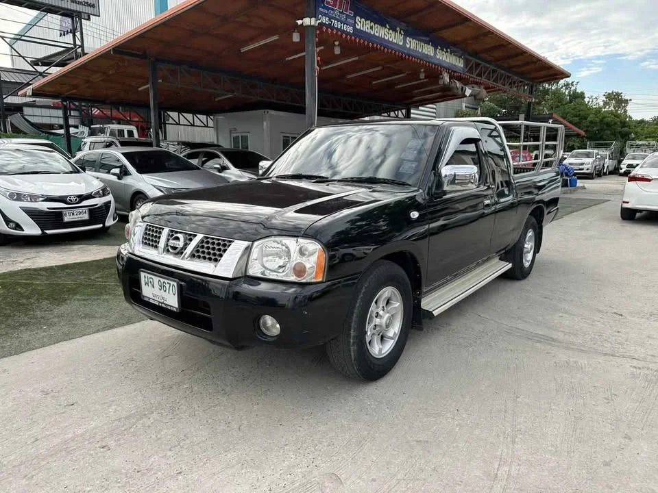 2005 Nissan Frontier I 3