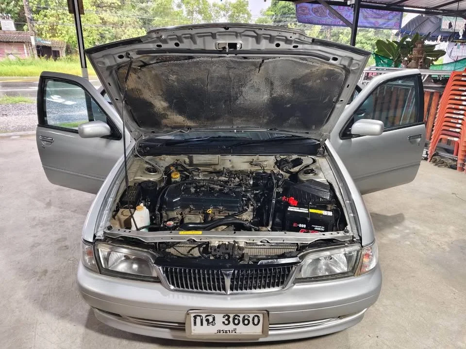 2000 Nissan Sunny IV 2