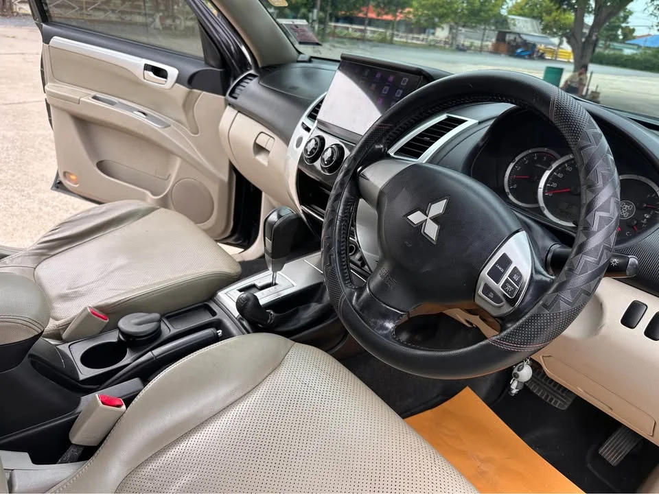 2010 Mitsubishi Pajero Sport II 2