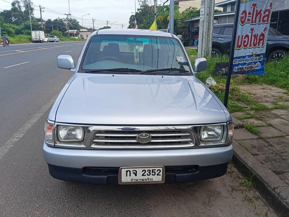 2003 Toyota Hilux Tiger VI 2