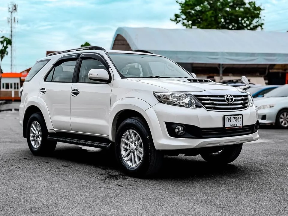 2013 Toyota Fortuner I 2