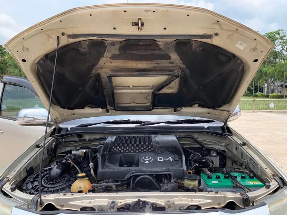 2011 Toyota Hilux VII 2
