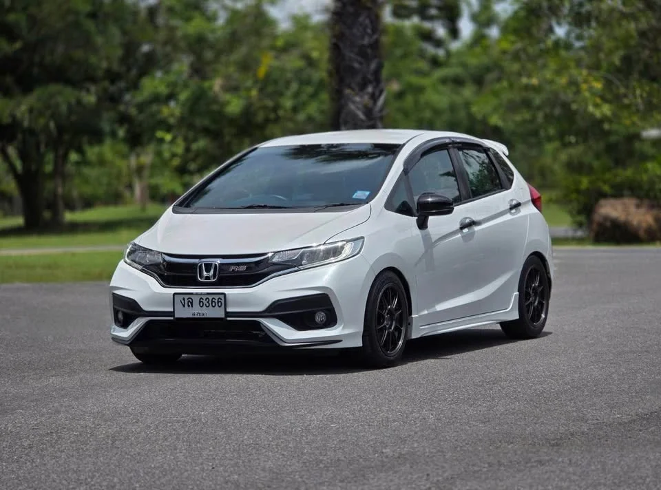 2020 Honda Jazz III 2