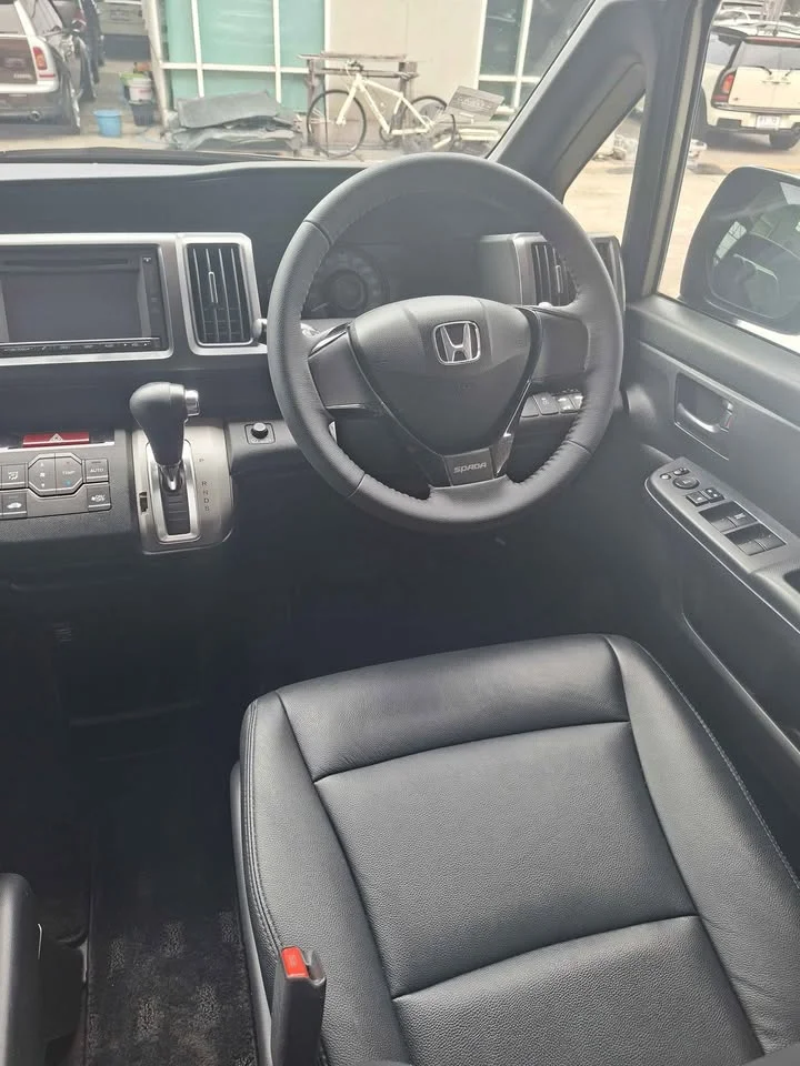 2013 Honda Stepwgn IV 3