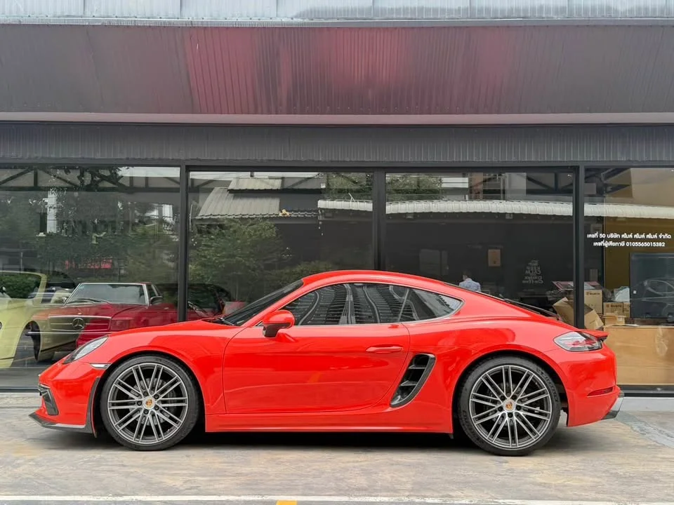 2017 Porsche 718 Boxster and Cayman IV 2