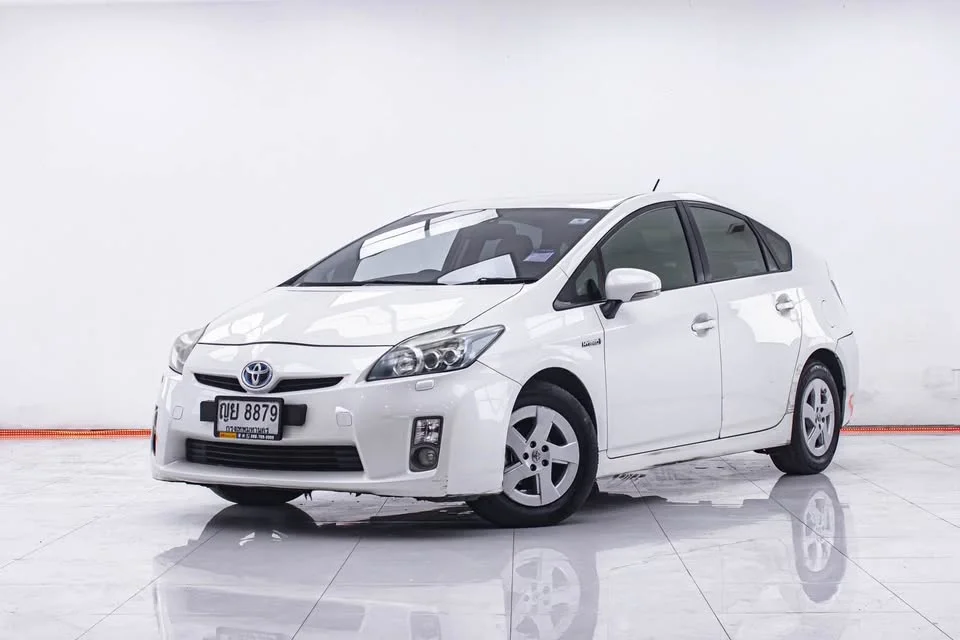 2011 Toyota Prius III 3