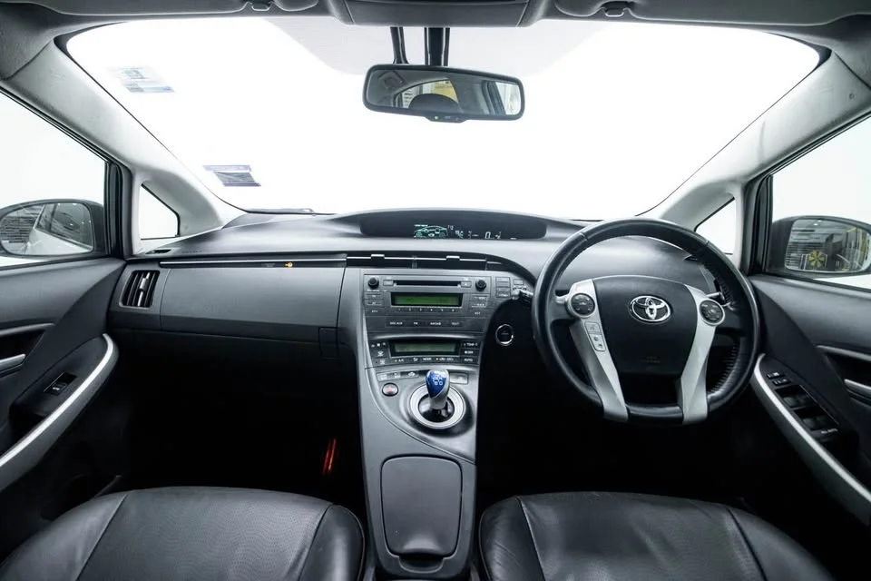 2011 Toyota Prius III 2