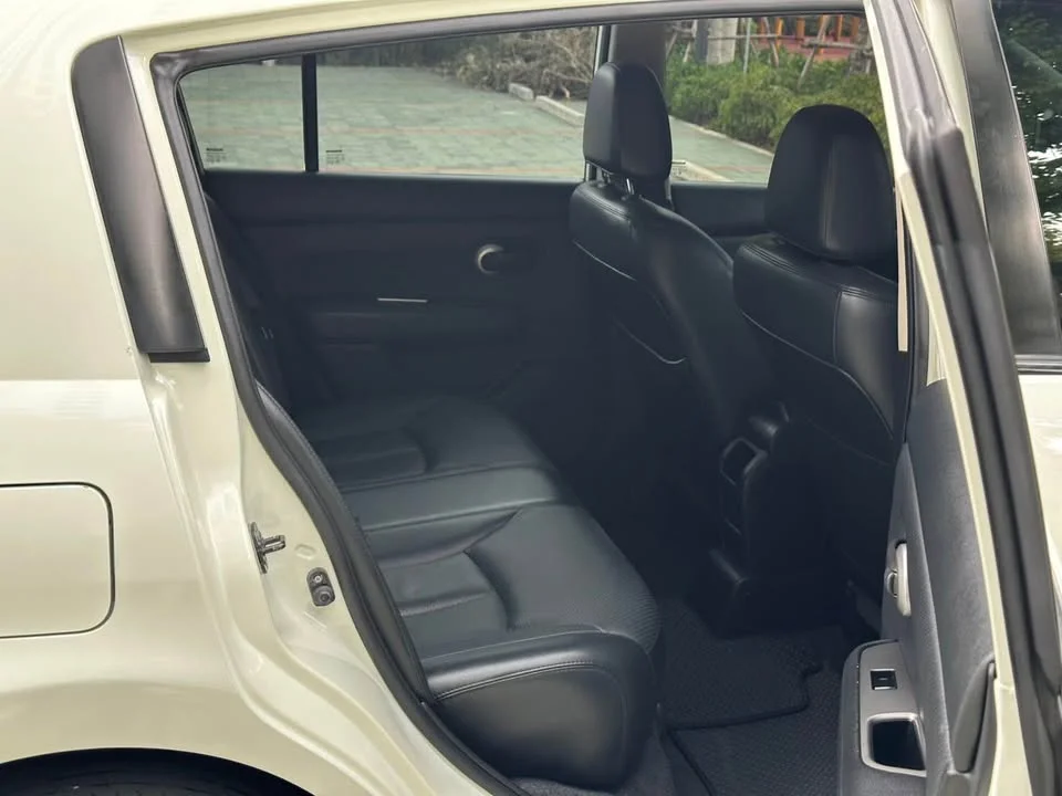 2010 Nissan Tiida I (C11) 3