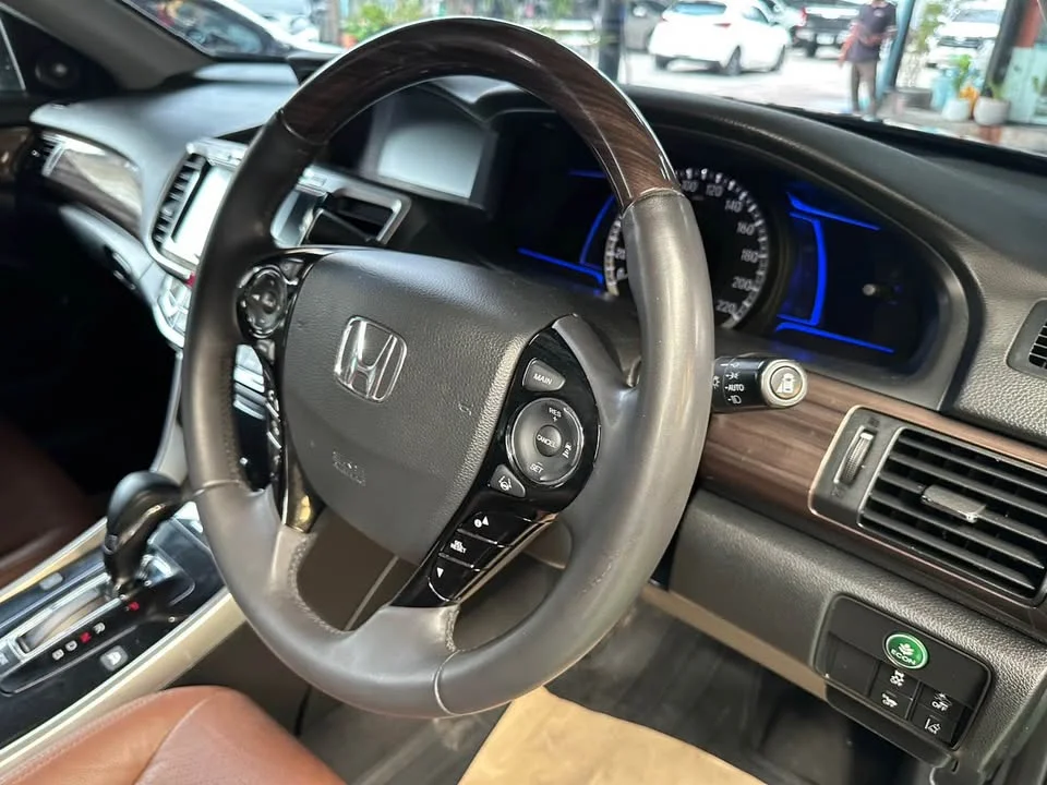 2017 Honda Accord IX 2