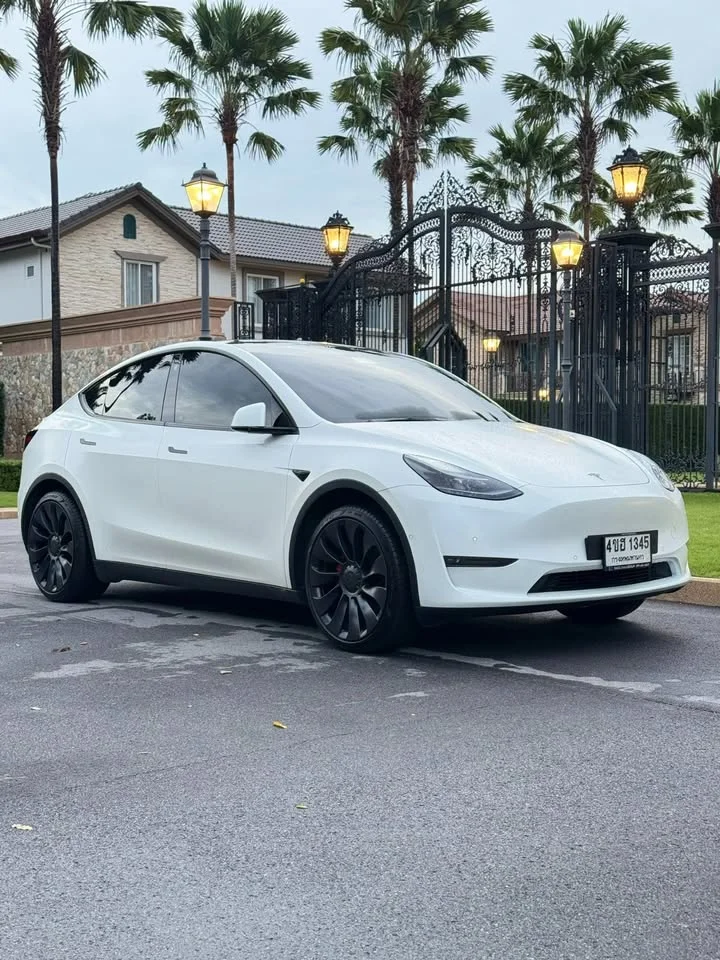 2022 Tesla Model Y 2