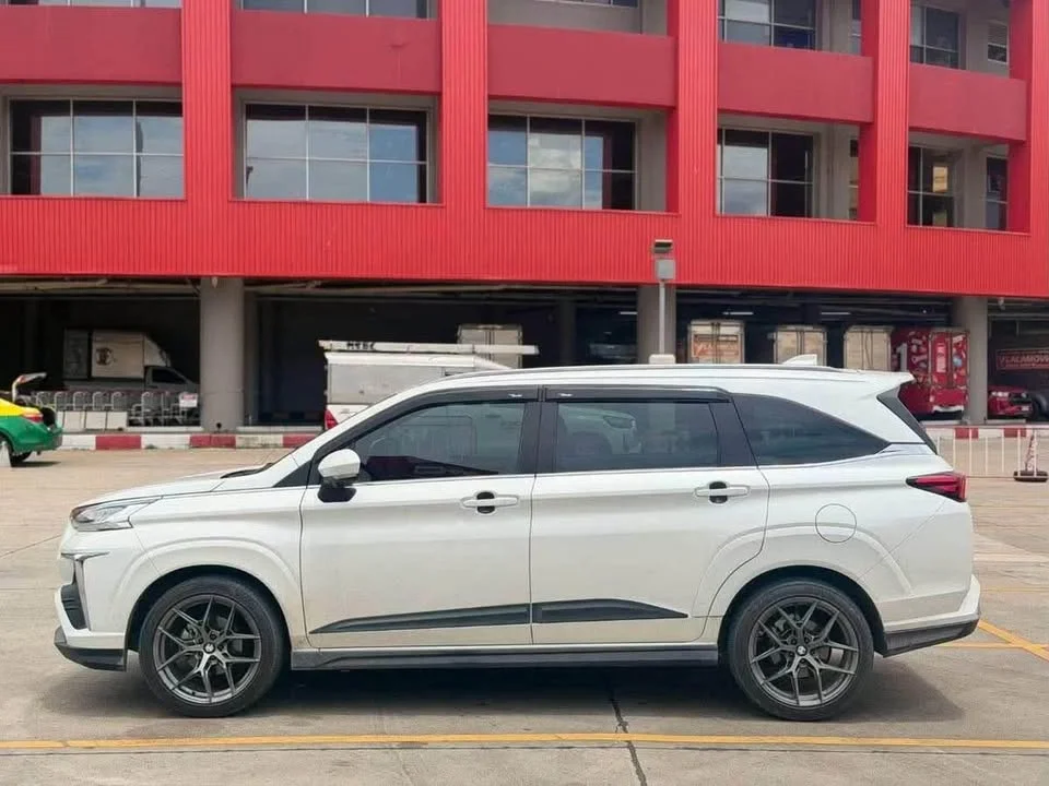 2023 Toyota Veloz III 3