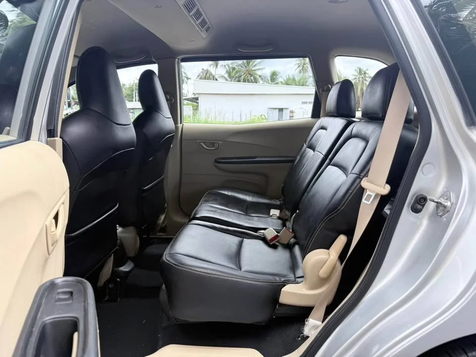 2014 Honda Mobilio II 2