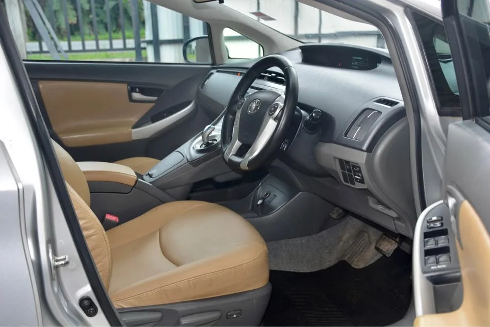 2011 Toyota Prius III 2
