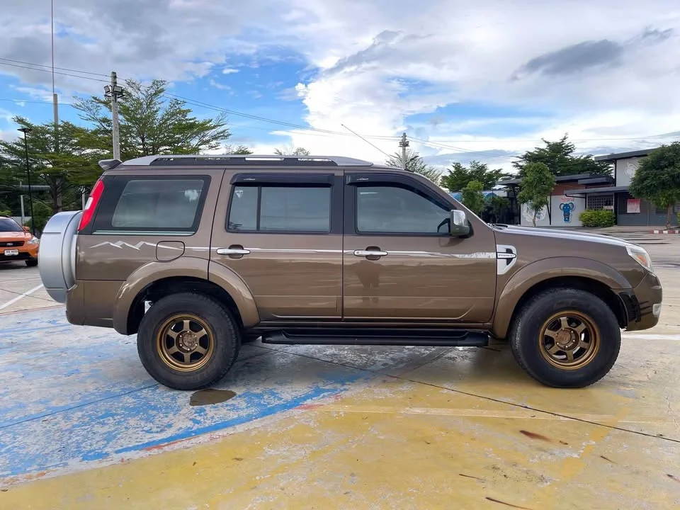2010 Ford Everest I 2