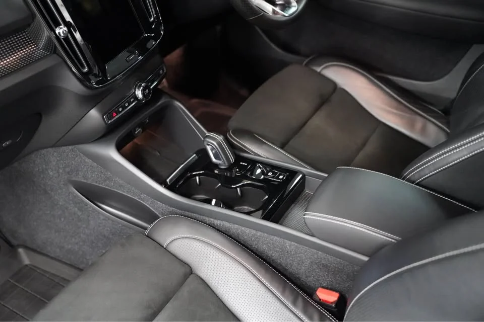 2021 Volvo XC40 2