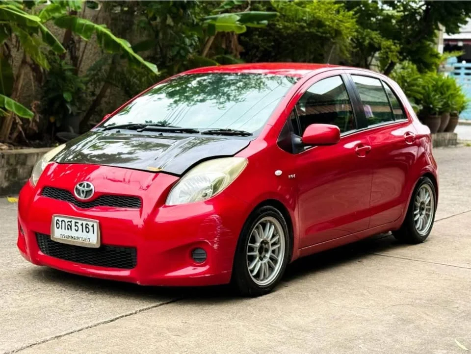 2012 Toyota Yaris II 2